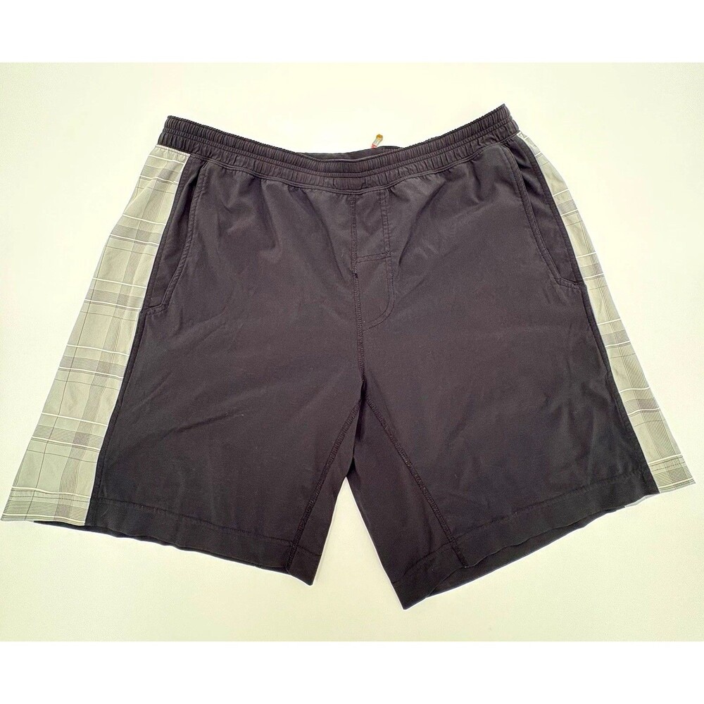 Lululemon Men’s 2XL Black/Gray Plaid Panel Shorts Drawstring Zip Pocket